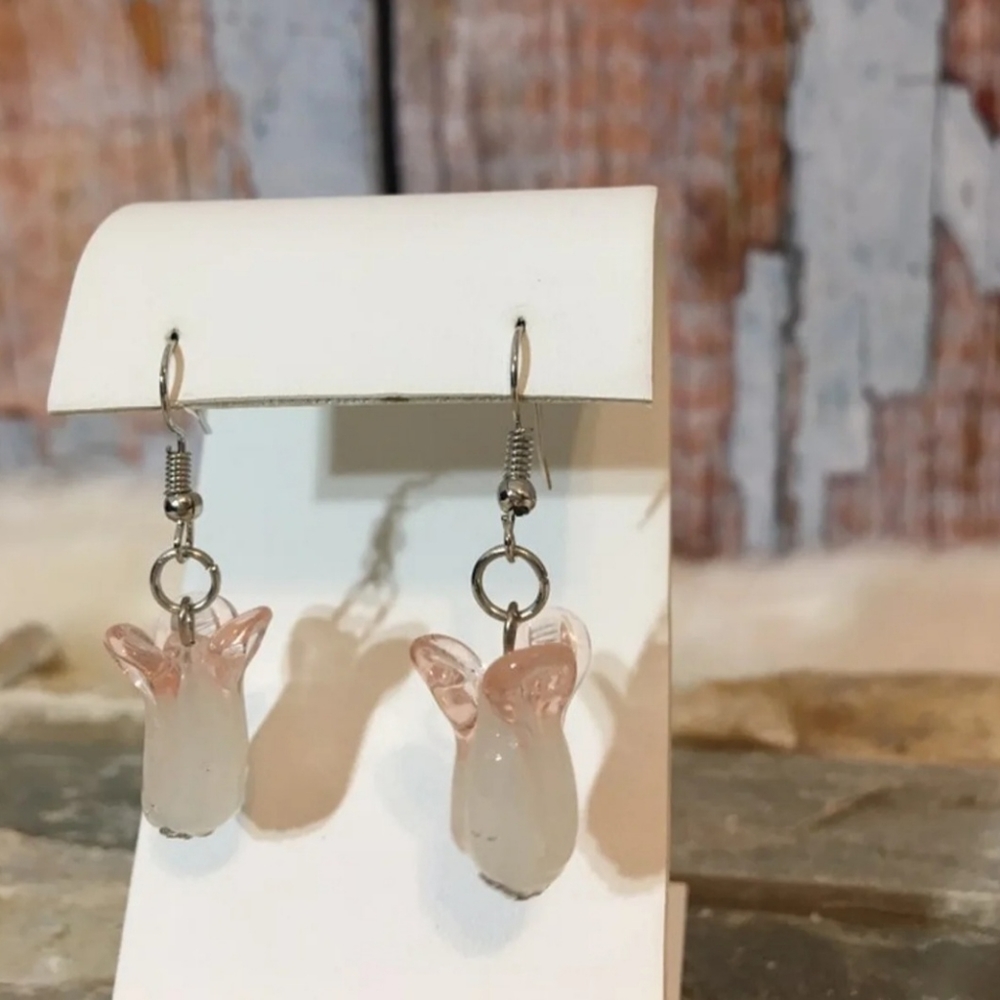 Hand blown glass pink dangle Earrings